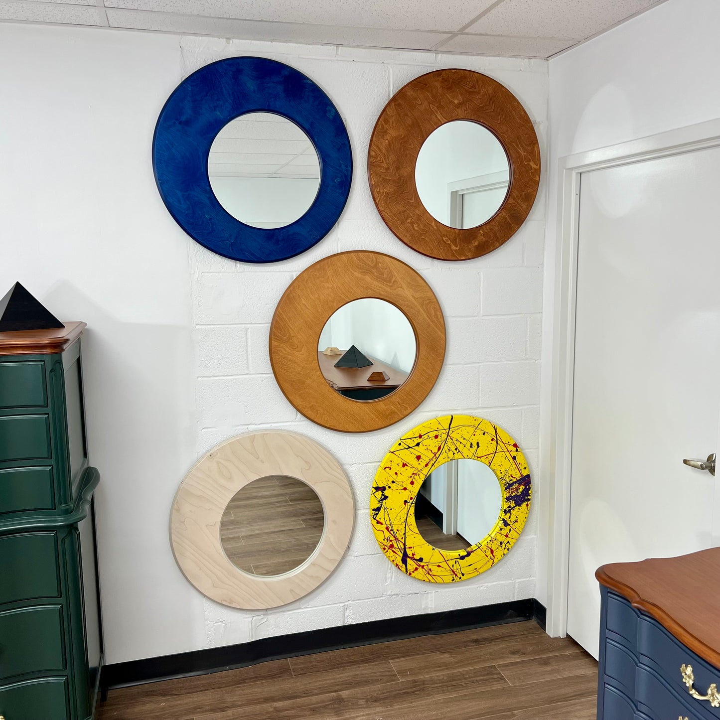 BUTTERSCOTCH — 30” Asymmetrical Round Mirror