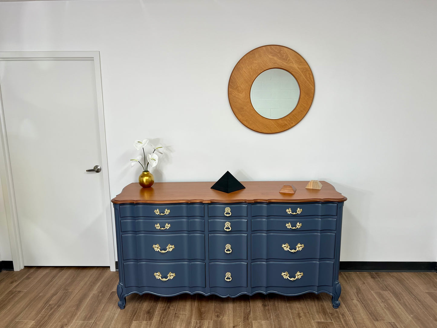 BUTTERSCOTCH — 30” Asymmetrical Round Mirror