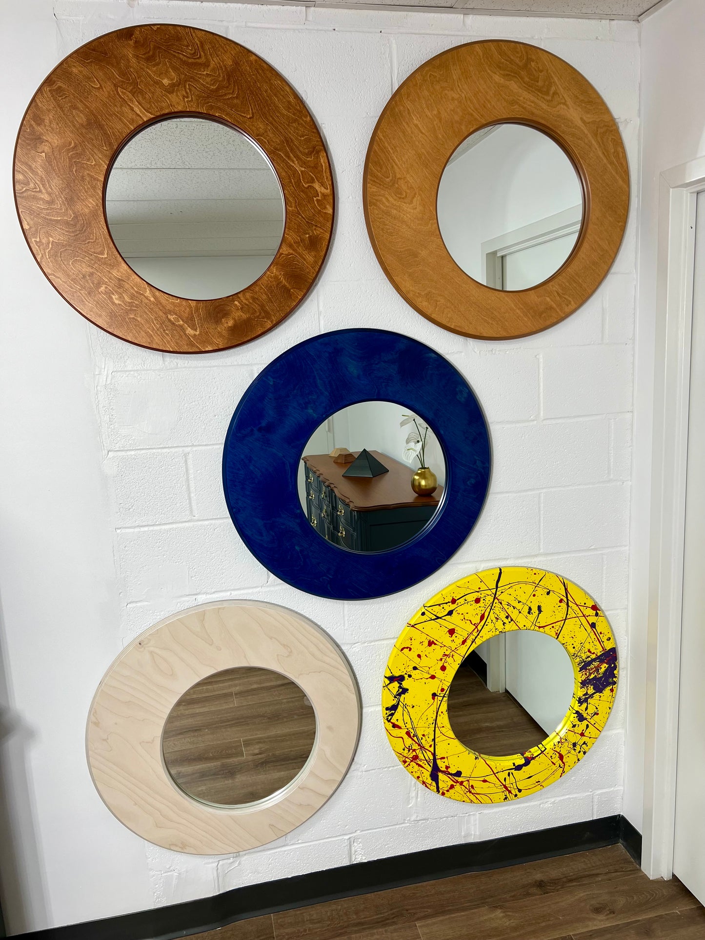 DEEPWATER — 30” Asymmetrical Round Mirror