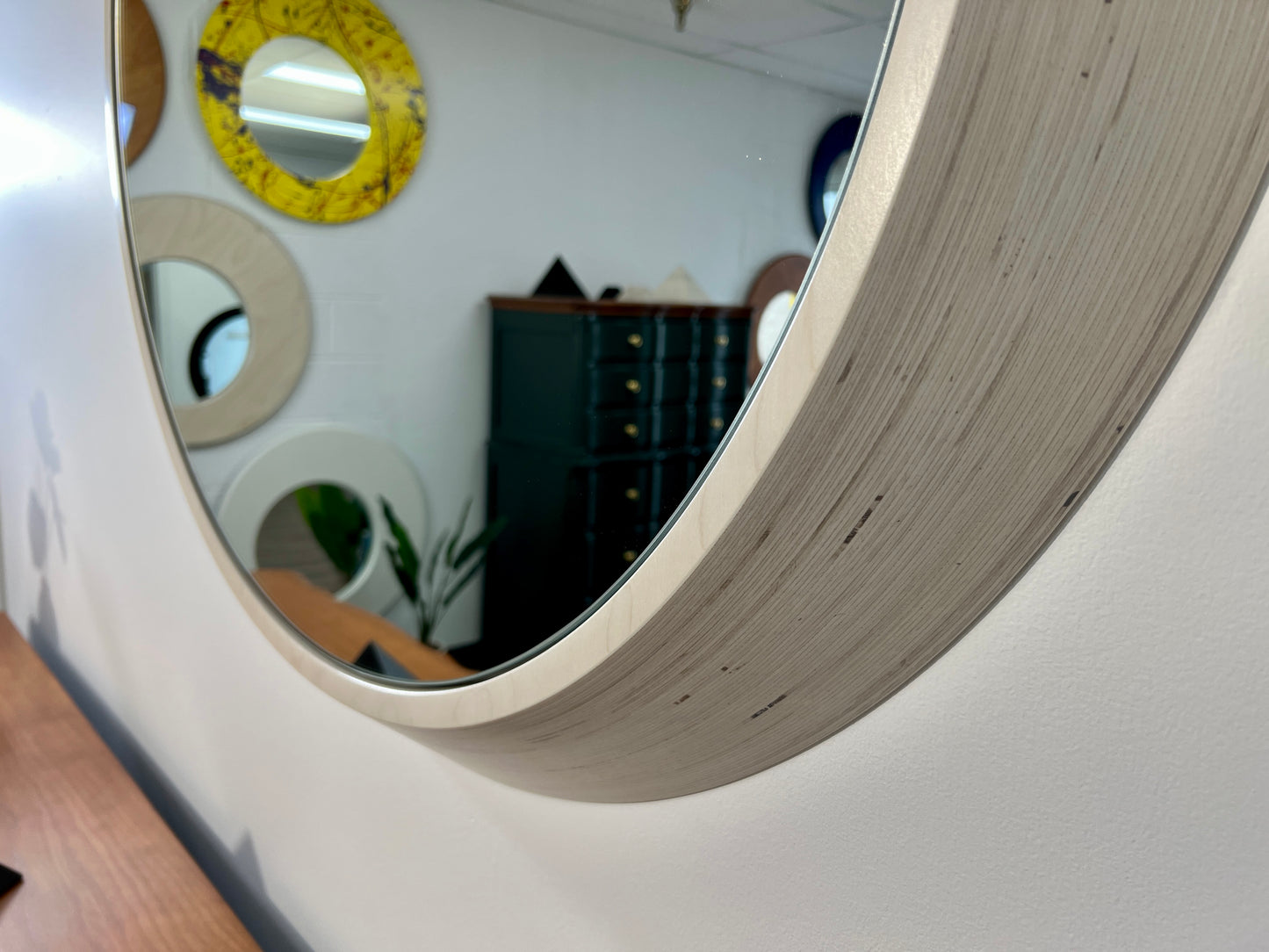 GLACIER — 36” Beveled Round Mirror