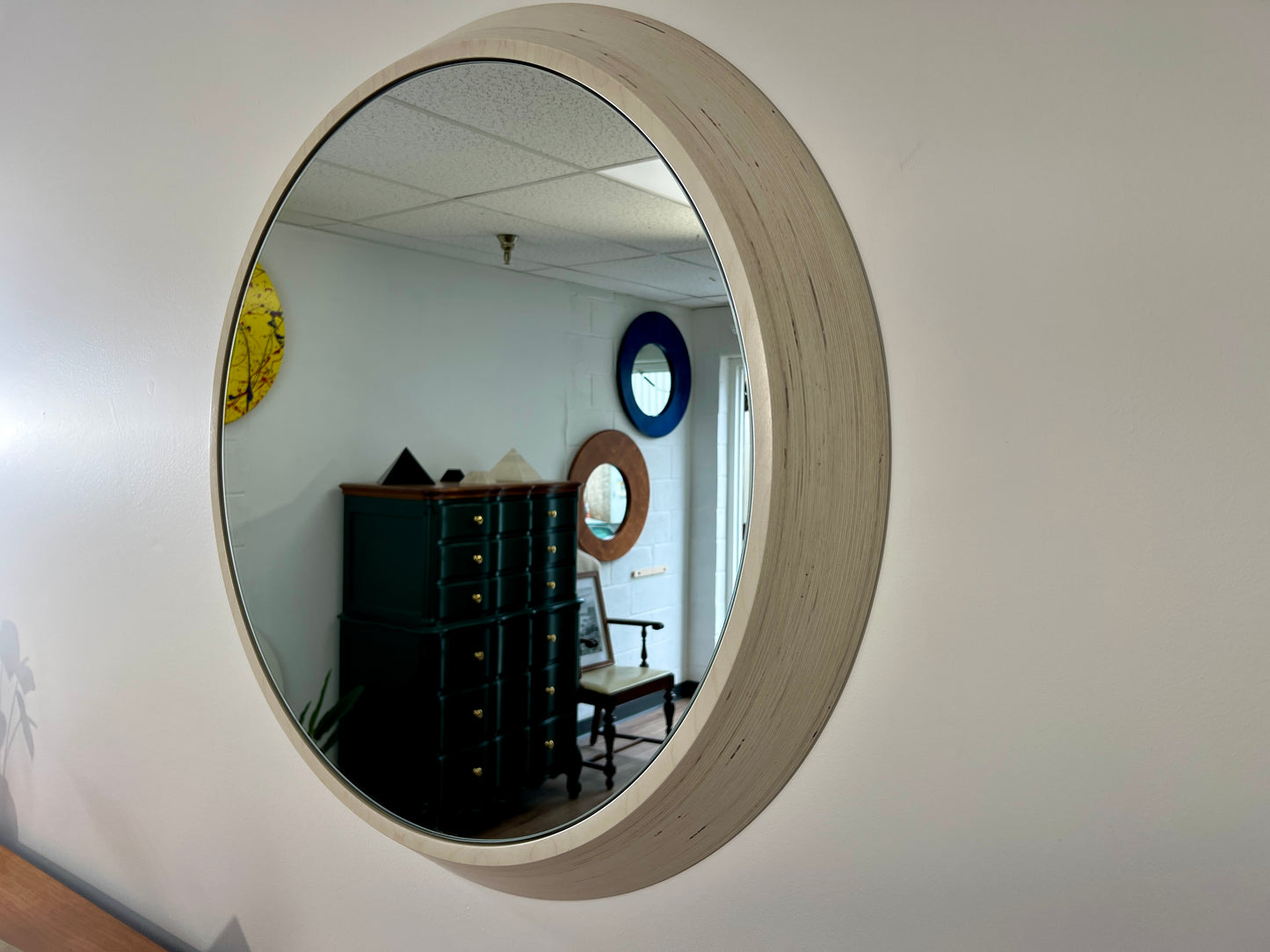 GLACIER — 36” Beveled Round Mirror