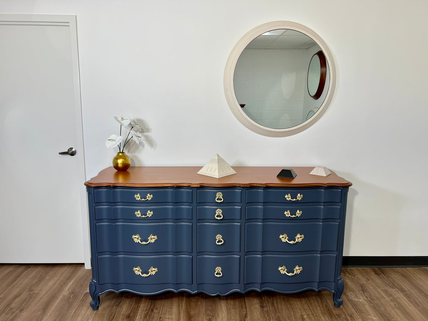 GLACIER — 36” Beveled Round Mirror