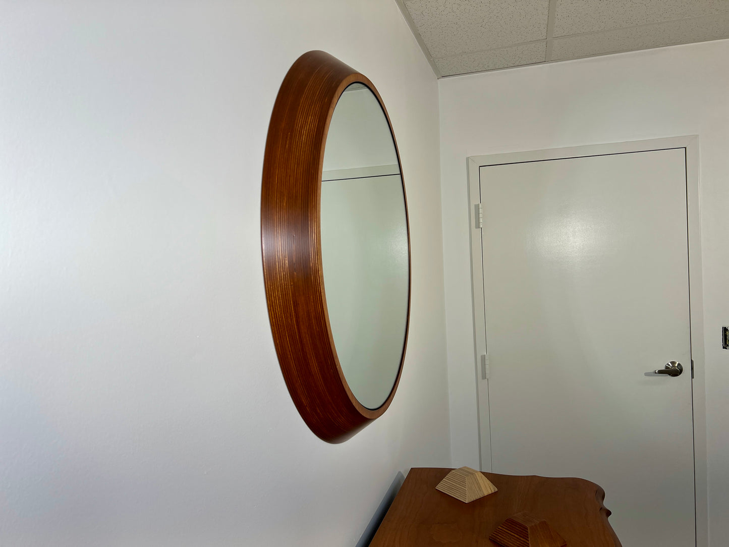 CHESTNUT — 36” Layered Round Mirror