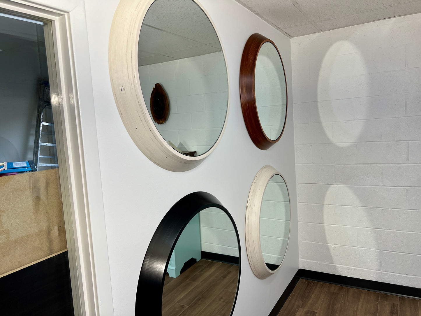 CHESTNUT — 36” Layered Round Mirror