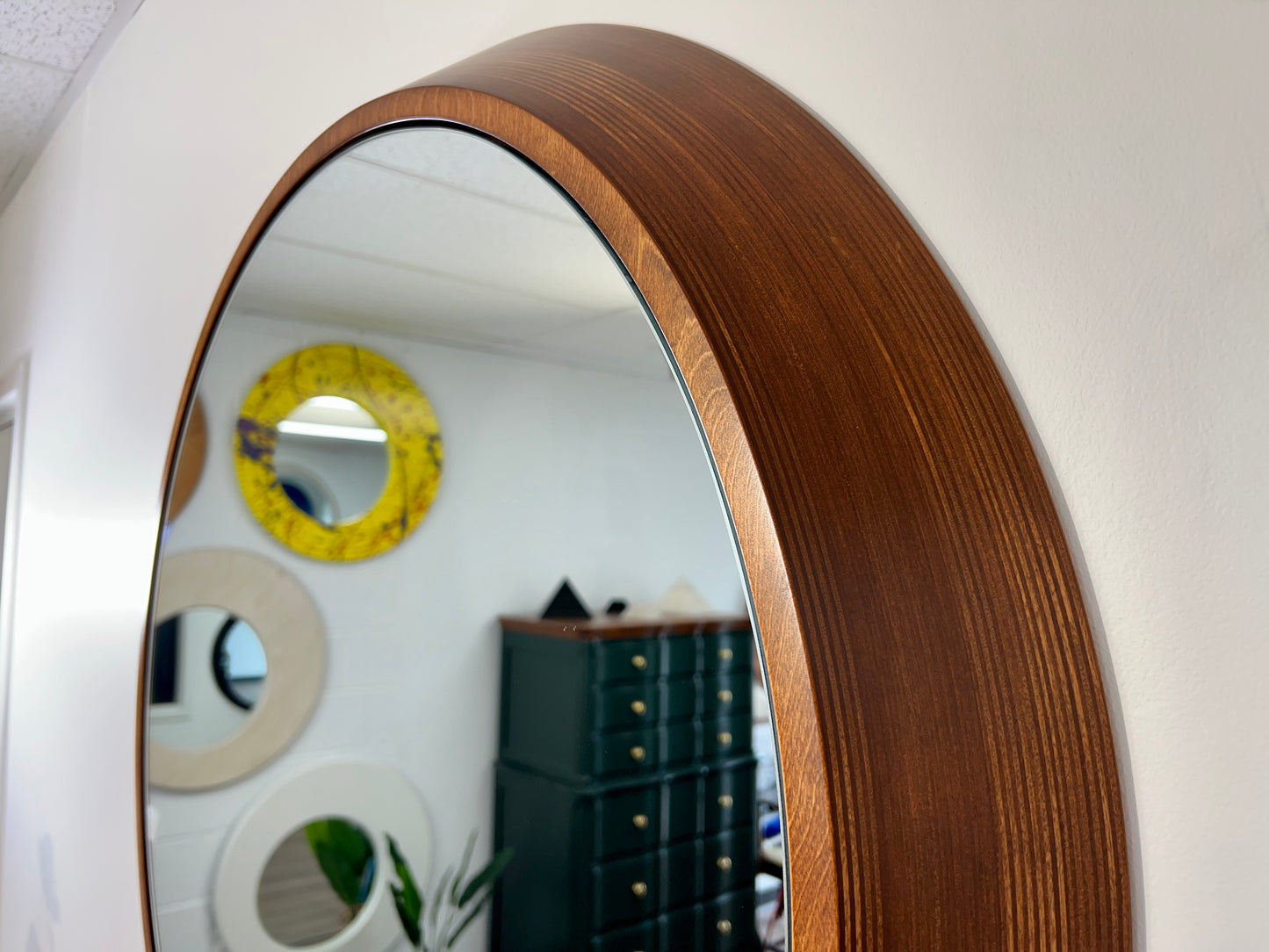 CHESTNUT — 36” Layered Round Mirror